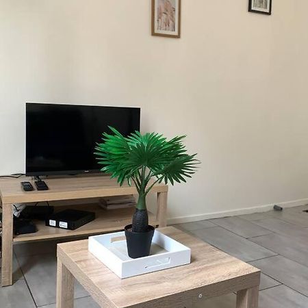 Jolie Studio En Centre Ville Châteauroux Extérieur photo