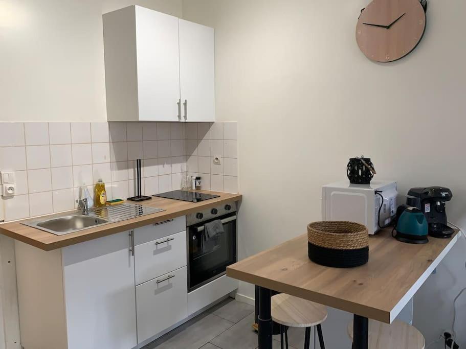 Jolie Studio En Centre Ville Châteauroux Extérieur photo