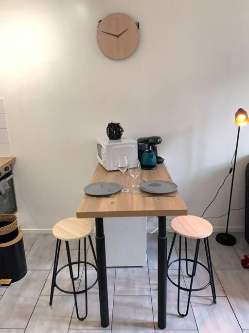 Jolie Studio En Centre Ville Châteauroux Extérieur photo